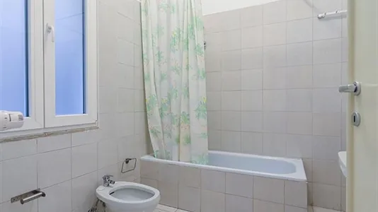 Rooms in Roma Municipio II – Parioli/Nomentano - photo 5