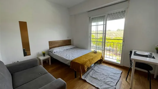 Rooms in Arroyomolinos - photo 1