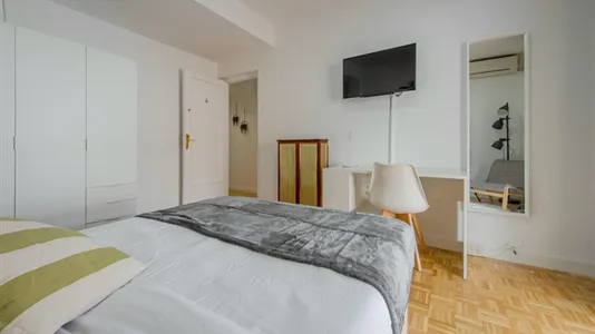 Rooms in Madrid ChamartĂn - photo 4