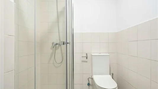 Rooms in Madrid Retiro - photo 10