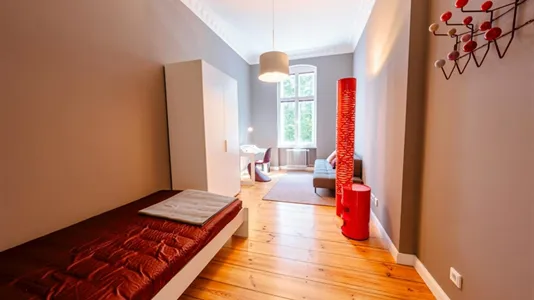 Rooms in Berlin Charlottenburg-Wilmersdorf - photo 1