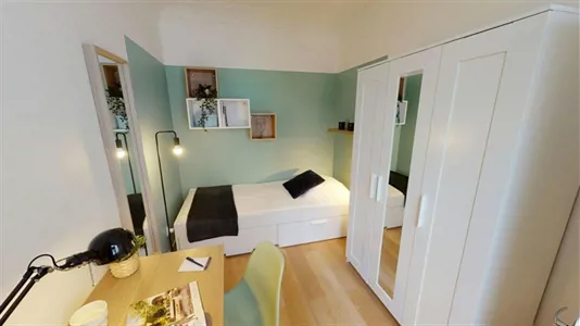 Rooms in Paris 8ème arrondissement - photo 2