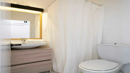 Rooms in Madrid Centro - photo 7