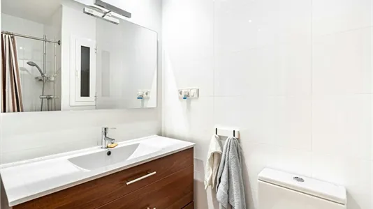 Rooms in Barcelona Ciutat Vella - photo 10