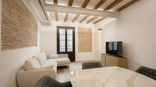 Apartments in Barcelona Ciutat Vella - photo 2