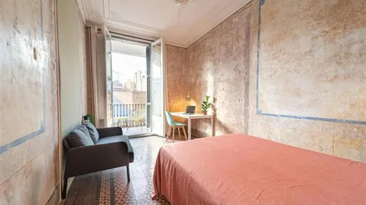 Rooms in Barcelona Eixample - photo 1