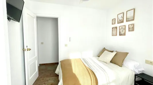 Rooms in Málaga - photo 7