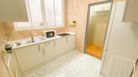 Rooms in Granada - photo 4