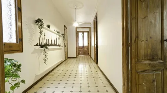 Rooms in Barcelona Eixample - photo 9
