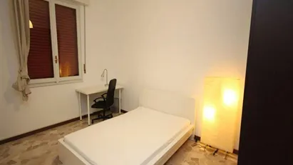 Room for rent in Milano Zona 6 - Barona, Lorenteggio, Milan