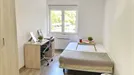 Room for rent, Madrid Ciudad Lineal, Madrid, &lt;span class=&quot;blurred street&quot; onclick=&quot;ProcessAdRequest(7970107)&quot;&gt;&lt;span class=&quot;hint&quot;&gt;See streetname&lt;/span&gt;[xxxxxxxxxxxxx]&lt;/span&gt;