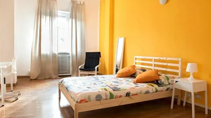 Room for rent in Milano Zona 6 - Barona, Lorenteggio, Milan