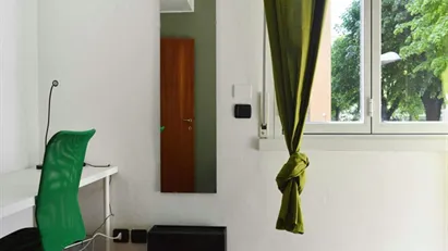 Room for rent in Milano Zona 5 - Vigentino, Chiaravalle, Gratosoglio, Milan