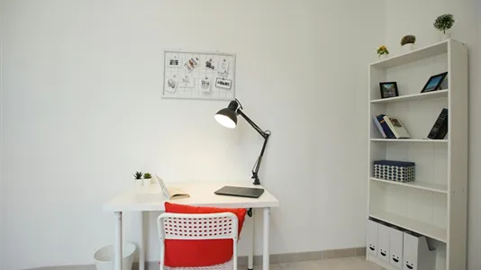 Rooms in Napoli Municipalità 2 - photo 4