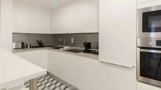 Rooms in Barcelona Ciutat Vella - photo 7