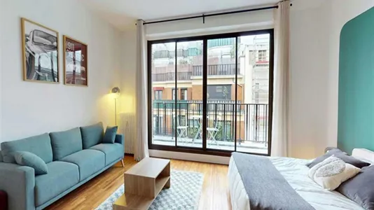 Rooms in Paris 8ème arrondissement - photo 8