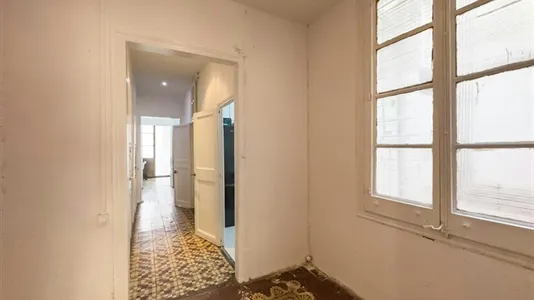 Rooms in Barcelona Ciutat Vella - photo 10