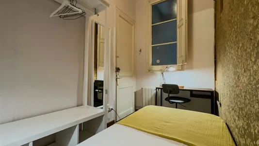 Rooms in Barcelona Eixample - photo 2