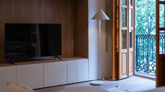 Apartments in Valencia L'Eixample - photo 2