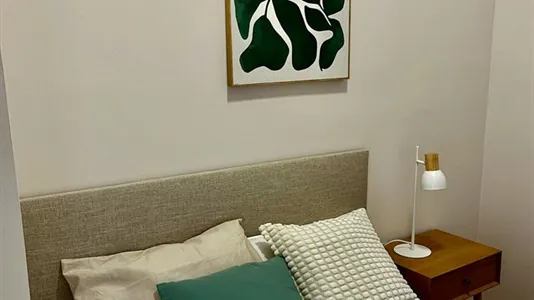 Rooms in Barcelona Eixample - photo 5