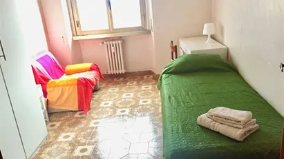 Room for rent in Roma Municipio VII – Appio-Latino/Tuscolano/Cinecittà, Rome