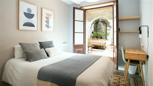 Rooms in Barcelona Ciutat Vella - photo 1