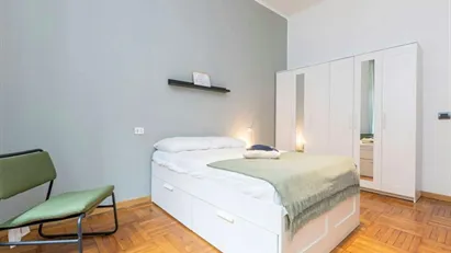 Room for rent in Milano Zona 8 - Fiera, Gallaratese, Quarto Oggiaro, Milan