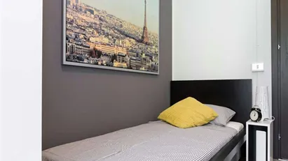 Room for rent in Milano Zona 7 - Baggio, De Angeli, San Siro, Milan
