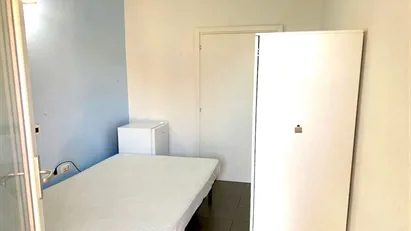 Room for rent in Roma Municipio VI – Roma Delle Torri, Rome