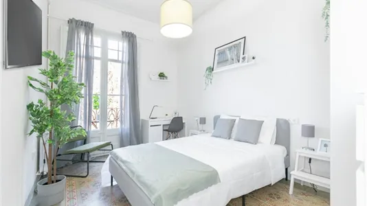 Rooms in Barcelona Eixample - photo 1