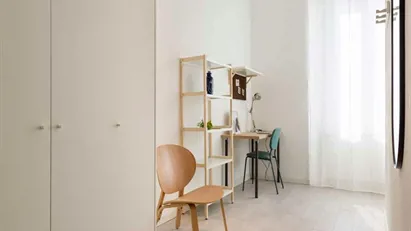 Room for rent in Milano Zona 6 - Barona, Lorenteggio, Milan