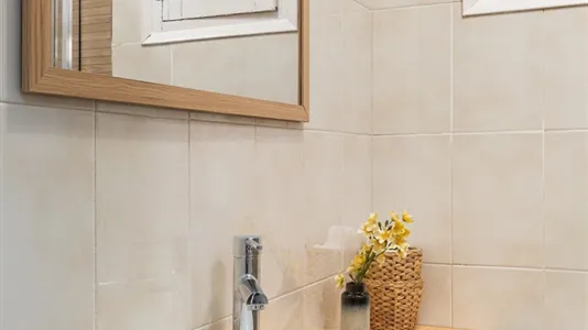 Rooms in Barcelona Eixample - photo 10