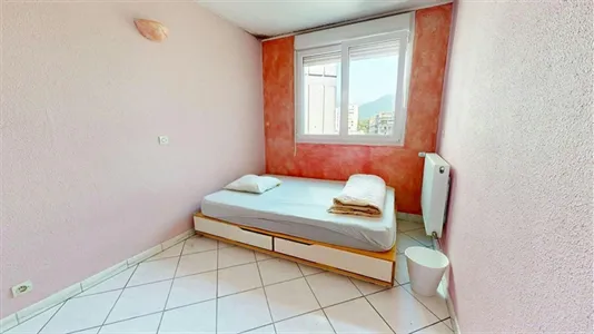 Rooms in Grenoble - photo 2