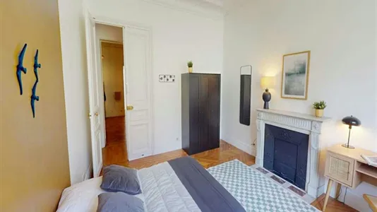 Rooms in Paris 17ème arrondissement - photo 2