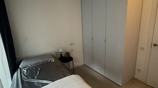 Rooms in Badalona - photo 2