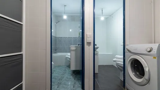 Rooms in Barcelona Ciutat Vella - photo 10