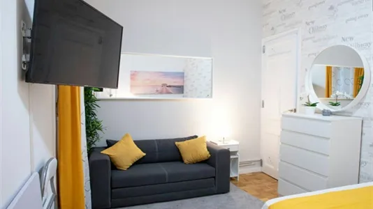 Rooms in Madrid Centro - photo 4