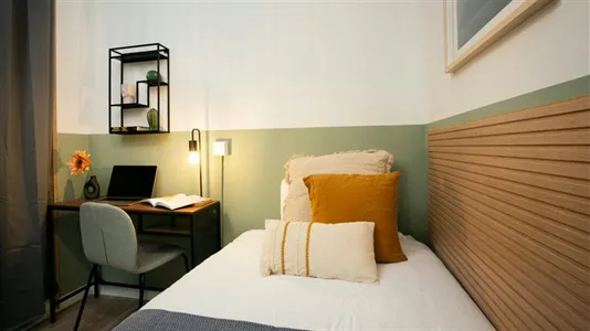 Rooms in Barcelona Gràcia - photo 2