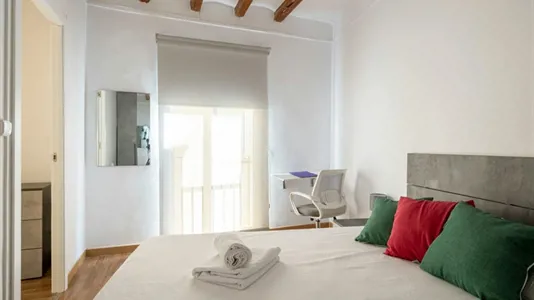 Rooms in Barcelona Ciutat Vella - photo 1