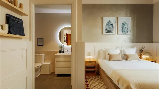 Rooms in Barcelona Ciutat Vella - photo 3