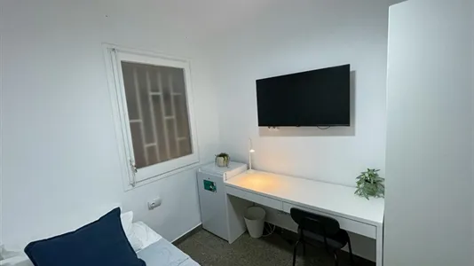 Rooms in Barcelona Sants-Montjuïc - photo 4