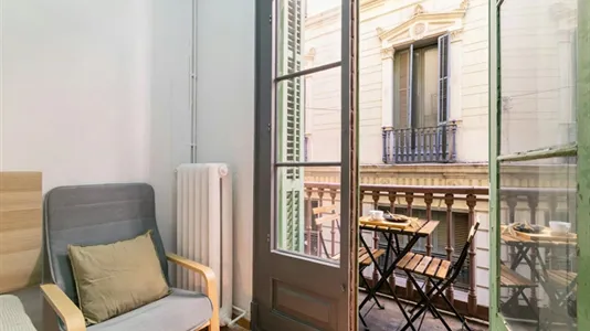 Rooms in Barcelona Ciutat Vella - photo 5