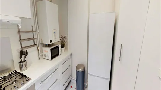 Rooms in Paris 8ème arrondissement - photo 7