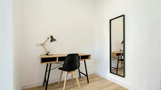 Rooms in Barcelona Eixample - photo 5