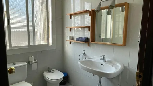 Rooms in Barcelona Ciutat Vella - photo 9