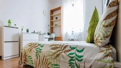 Room for rent in Milano Zona 5 - Vigentino, Chiaravalle, Gratosoglio, Milan
