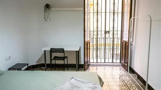 Rooms in El Fontanal - photo 3