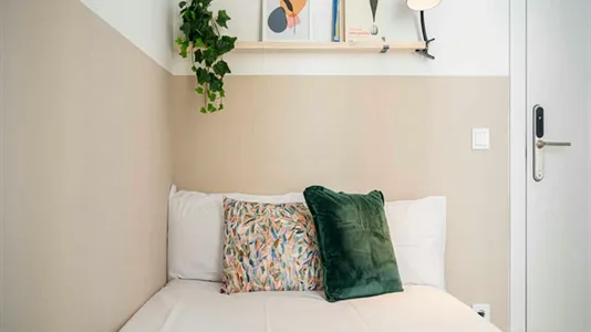 Rooms in Madrid Centro - photo 8