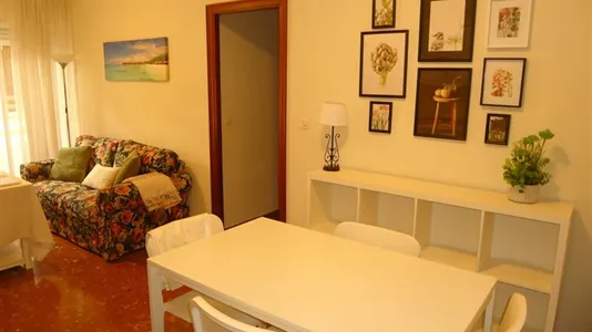 Rooms in Córdoba - photo 7