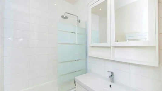 Rooms in Paris 10ème arrondissement - photo 8